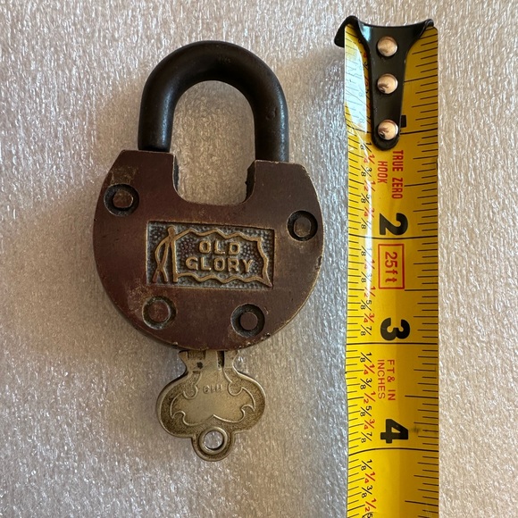 1890 Old Glory Lock and Key, Independent Lock Company, Fitchburg, MASS - Picture 7 of 11